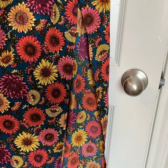 NATURAL LIFE Patti Tie Front Maxi with Sunflowers on Green Size L - Picture 9 of 12